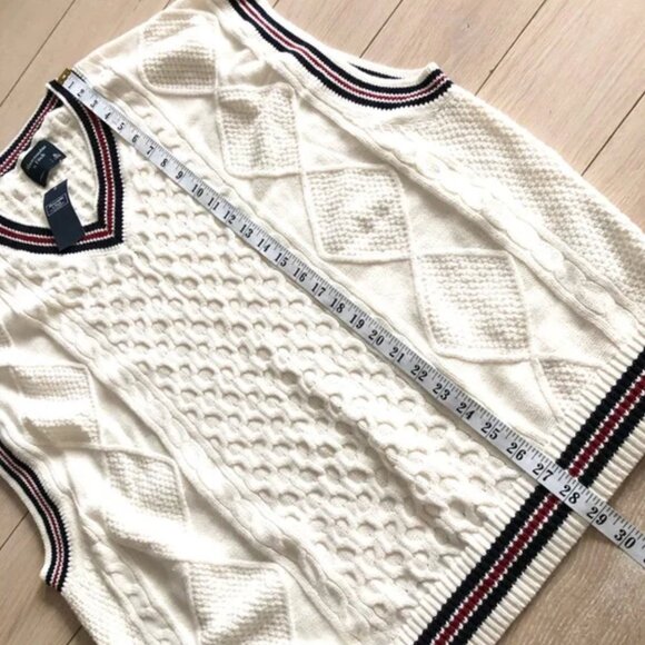 NWT Abercrombie & Fitch Cable Knit Oversized Sweater Vest in Cream Size XL - Picture 9 of 9